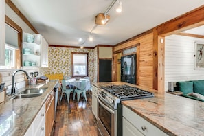 Talo (4 Bedrooms) | Sisätilat