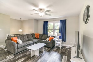 Talo (4 Bedrooms) | Sisätilat