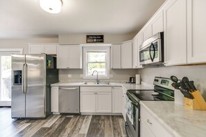 House (4 Bedrooms) | Interior