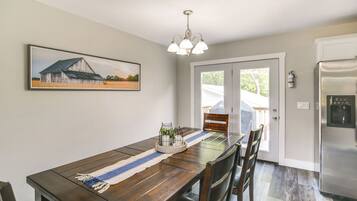 House (4 Bedrooms) | Interior