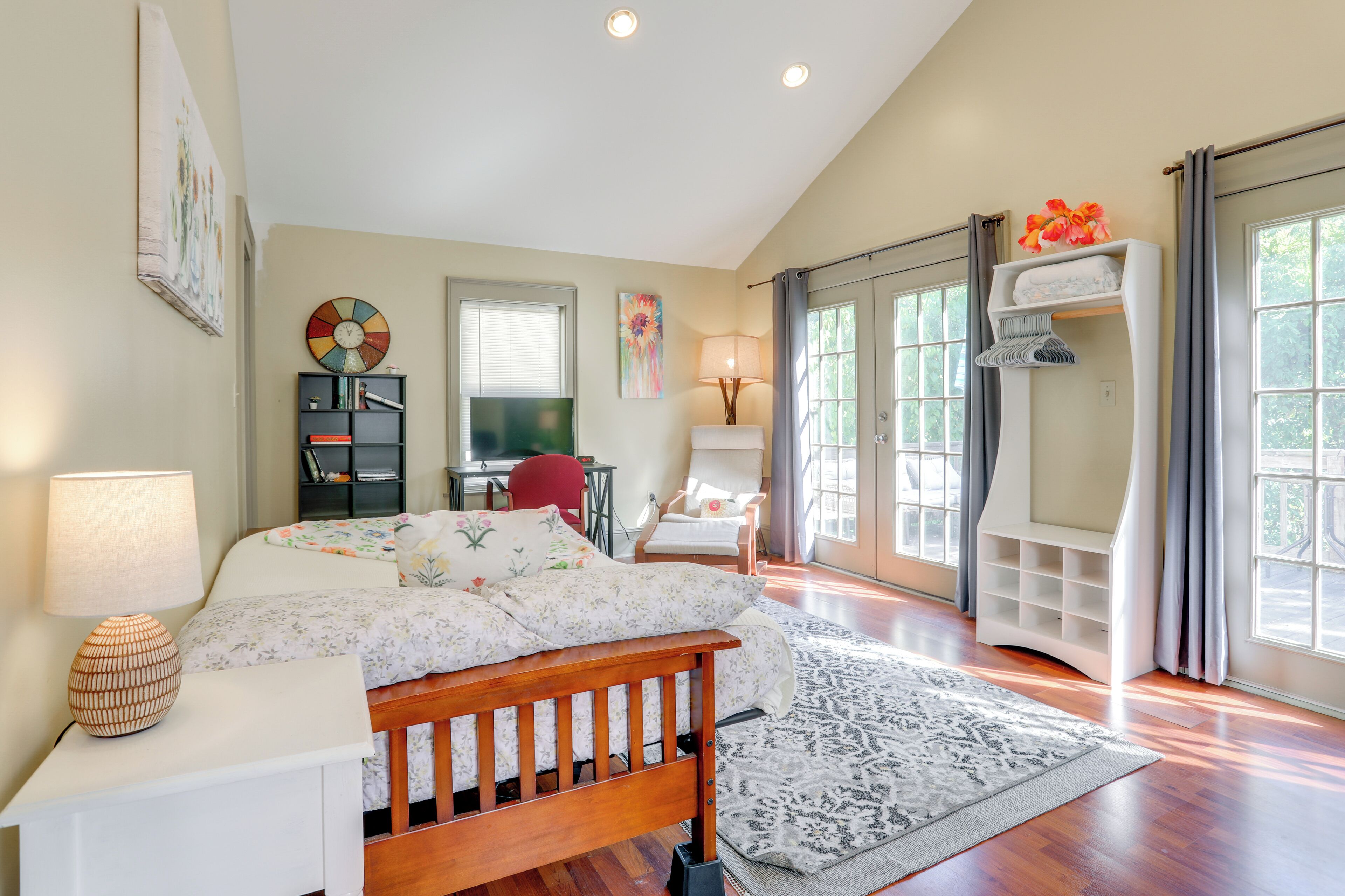 المنشأة من الداخل