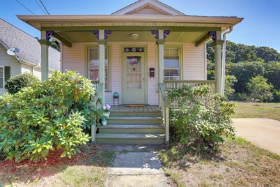 Historic Home on French Creek - 2 Blocks to Dtwn