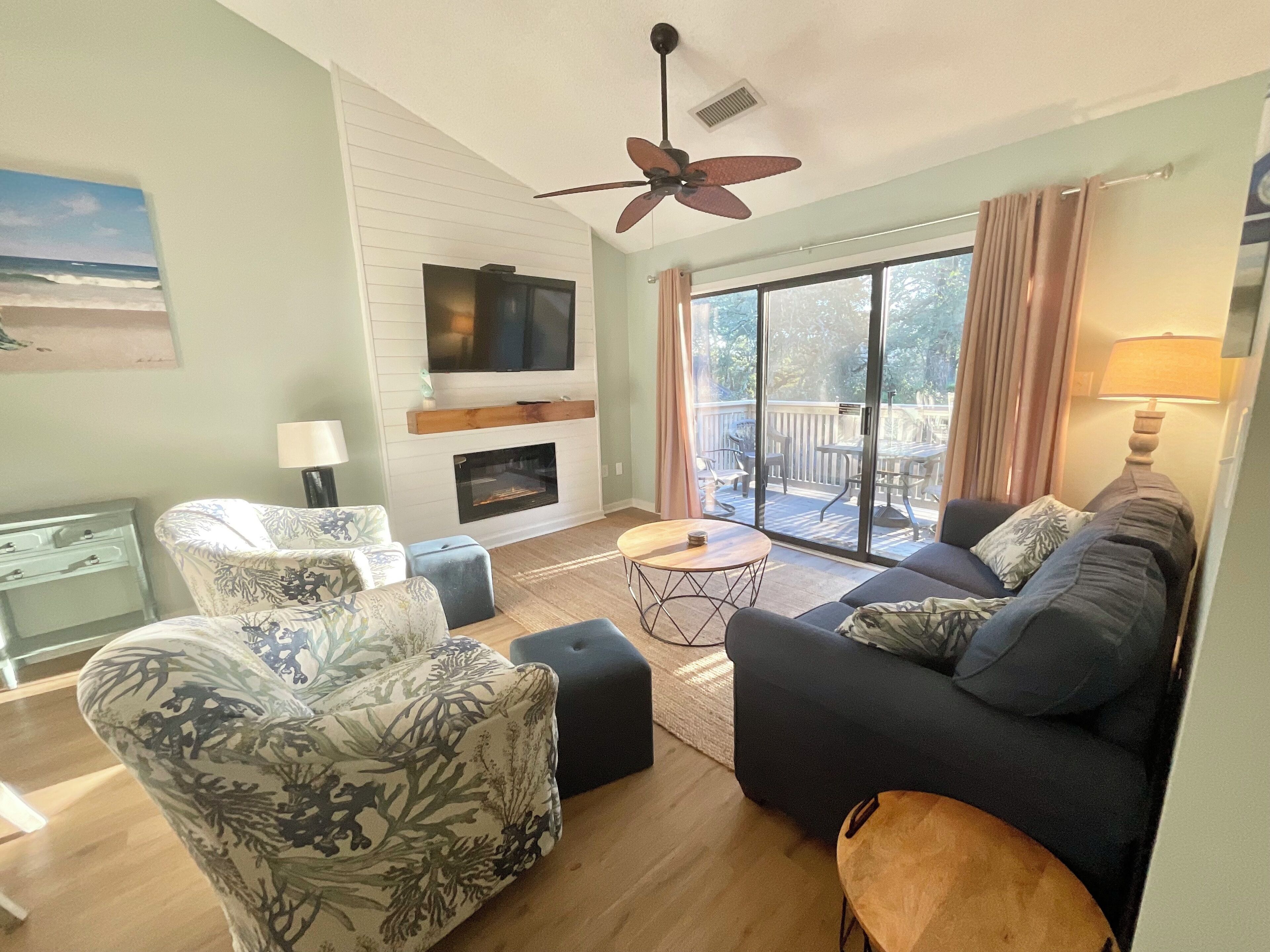 Smart-TV, Kamin, DVD-Player, Tischtennisplatte