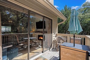 屋外ダイニングエリア