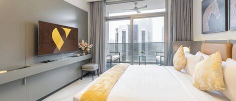 Luxury Apartment, Balcony, City View