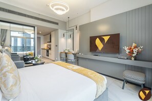 Luxury Apartment, Balcony, City View - MAG Stylish Studio in Business Bay Pool (Madinat Zayed)