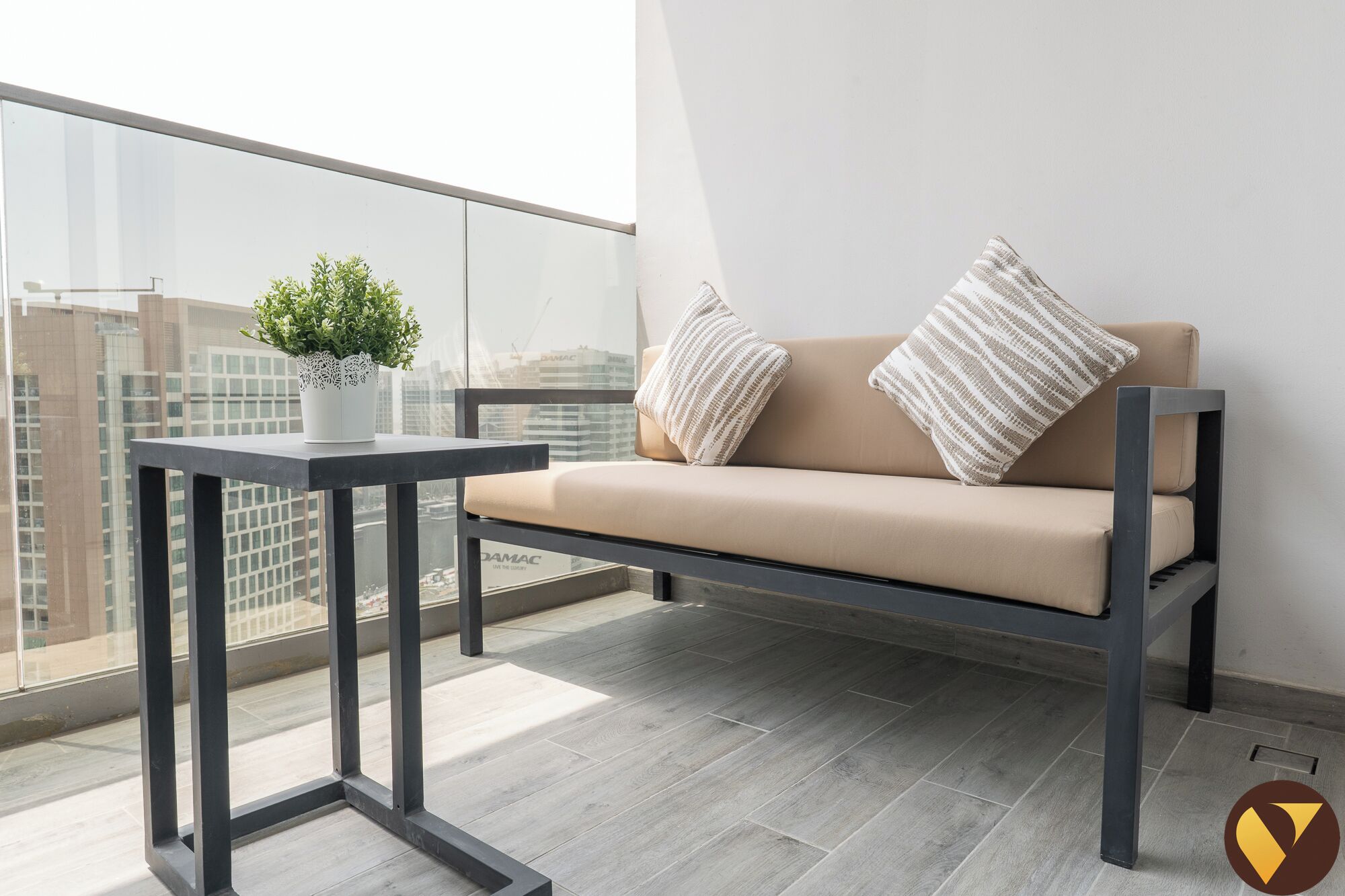 Luxury-Apartment, Balkon, Stadtblick | Bügeleisen/Bügelbrett, kostenloses WLAN