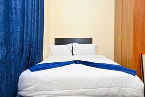 2 bedrooms, internet, bed sheets