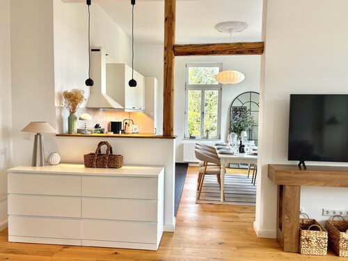 HyggeLiving | LUXURY | 100sqm | 3 balconies | mountain view | kitchen | box-spring beds