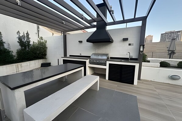 Apartment | Outdoor dining