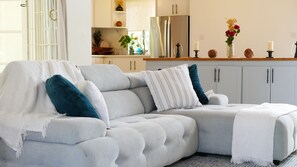 Smart TV, stereo, computer monitors