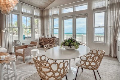 The Love Shack - Gulf Front w/ Direct Beach Access! Perfect Couples Getaway!