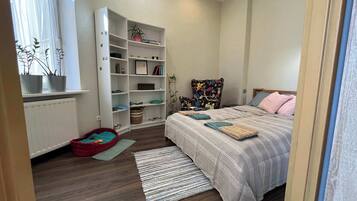 1 chambre, bureau, fer et planche à repasser, Wi-Fi