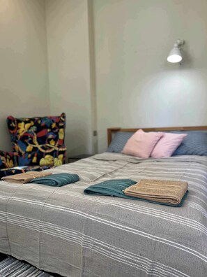 1 chambre, bureau, fer et planche à repasser, Wi-Fi