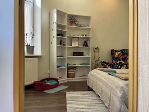 1 bedroom, desk, iron/ironing board, WiFi