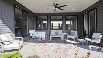 House, 3 Bedrooms | Terrace/patio