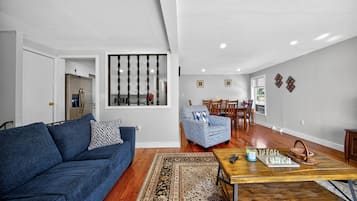 Duplex, 3 Bedrooms | Living area | Smart TV, streaming services