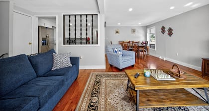 Stylish Downtown Retreat Steps To Nyc 3 Bedroom Duplex