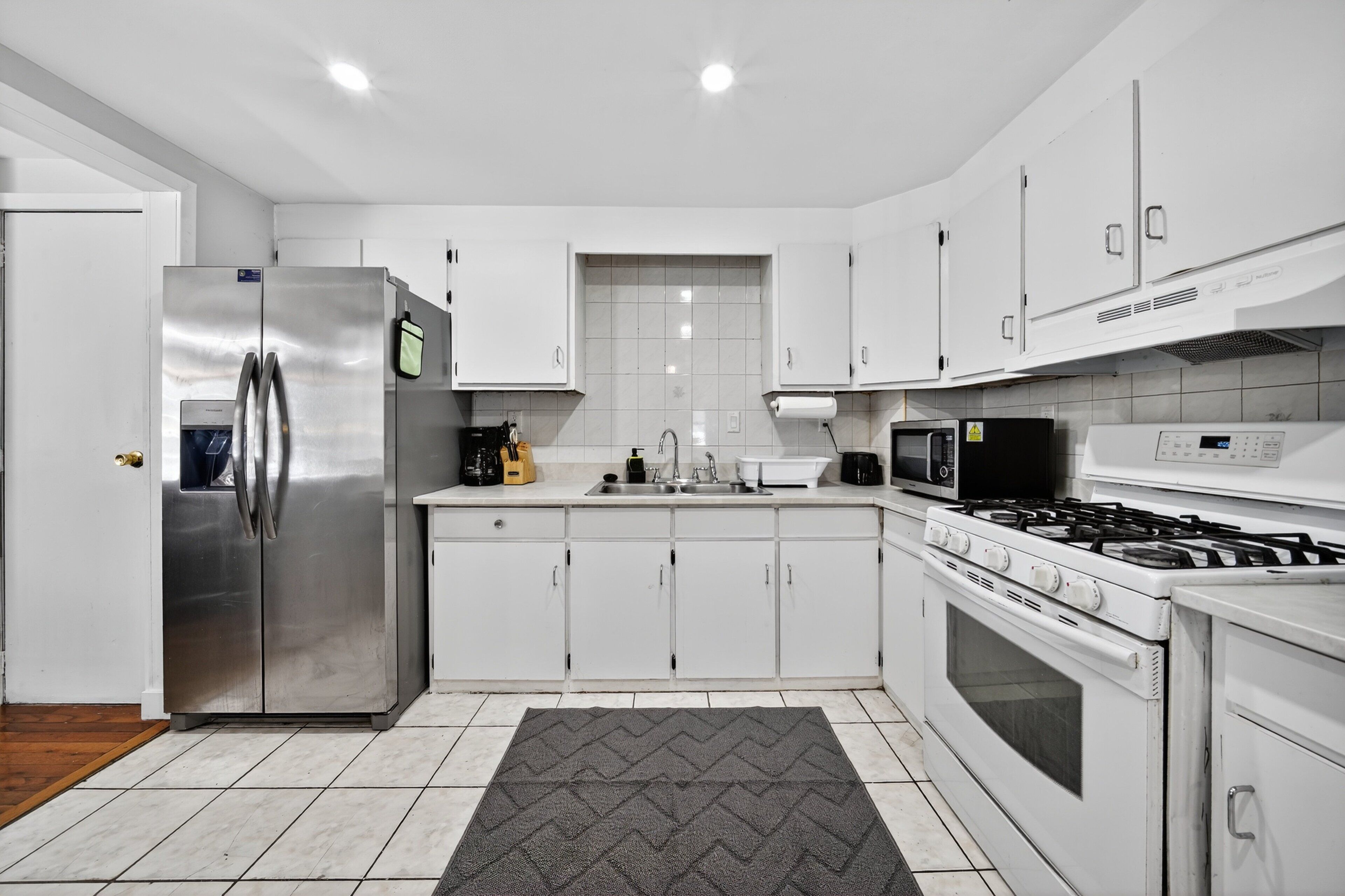 Duplex, 3 Bedrooms | Private kitchen | Fridge, oven, coffee/tea maker, toaster