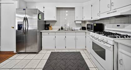 Stylish Downtown Retreat Steps To Nyc 3 Bedroom Duplex