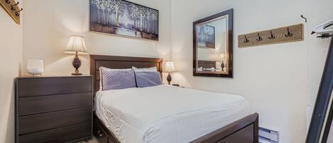 1 bedroom, laptop workspace, free WiFi