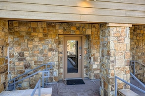 Condo, 1 Bedroom | Exterior detail