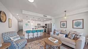 Condo, 1 Bedroom | Living area