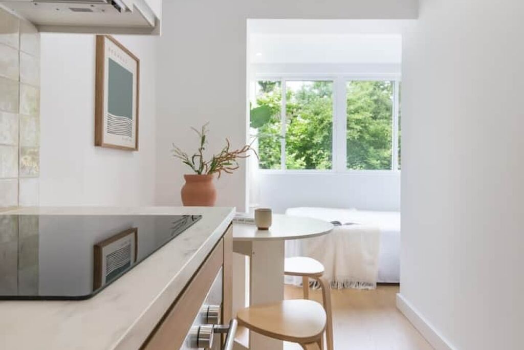 1 bedroom, internet, bed sheets