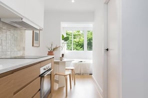 1 bedroom, Internet, bed sheets - Small and charming studio. (Madrid)