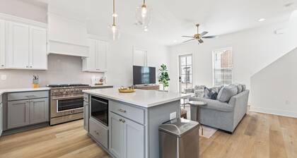 - New Home - Walk to River Ranch - King Bed - 2 Master Suites - A+ Location.