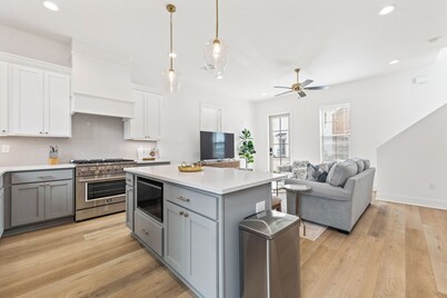 - New Home - Walk to River Ranch - King Bed - 2 Master Suites - A+ Location.