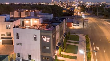 Casa | 4 quartos, acesso à internet de alta velocidade