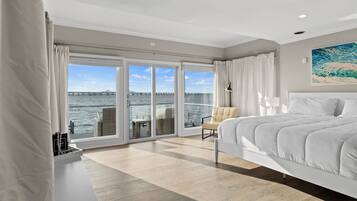 5 bedrooms, iron/ironing board, WiFi, bed sheets