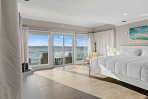 5 bedrooms, iron/ironing board, WiFi, bed sheets - Kent Island Waterfront Retreat (Stevensville)