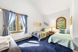6 habitaciones, tabla de planchar con plancha, wifi y ropa de cama 