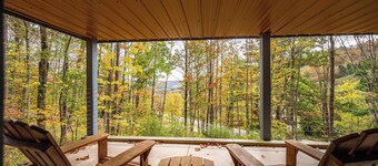 Spacious 6 Bedroom Chalet Near Holiday Valley