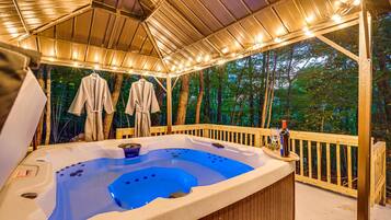 Bain à remous extérieur