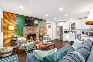 Smart TV, books, stereo