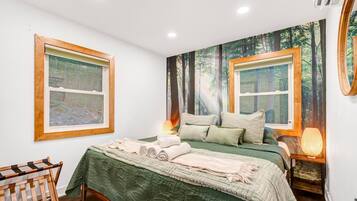 2 chambres, bureau, fer et planche Ă repasser, lit parapluie