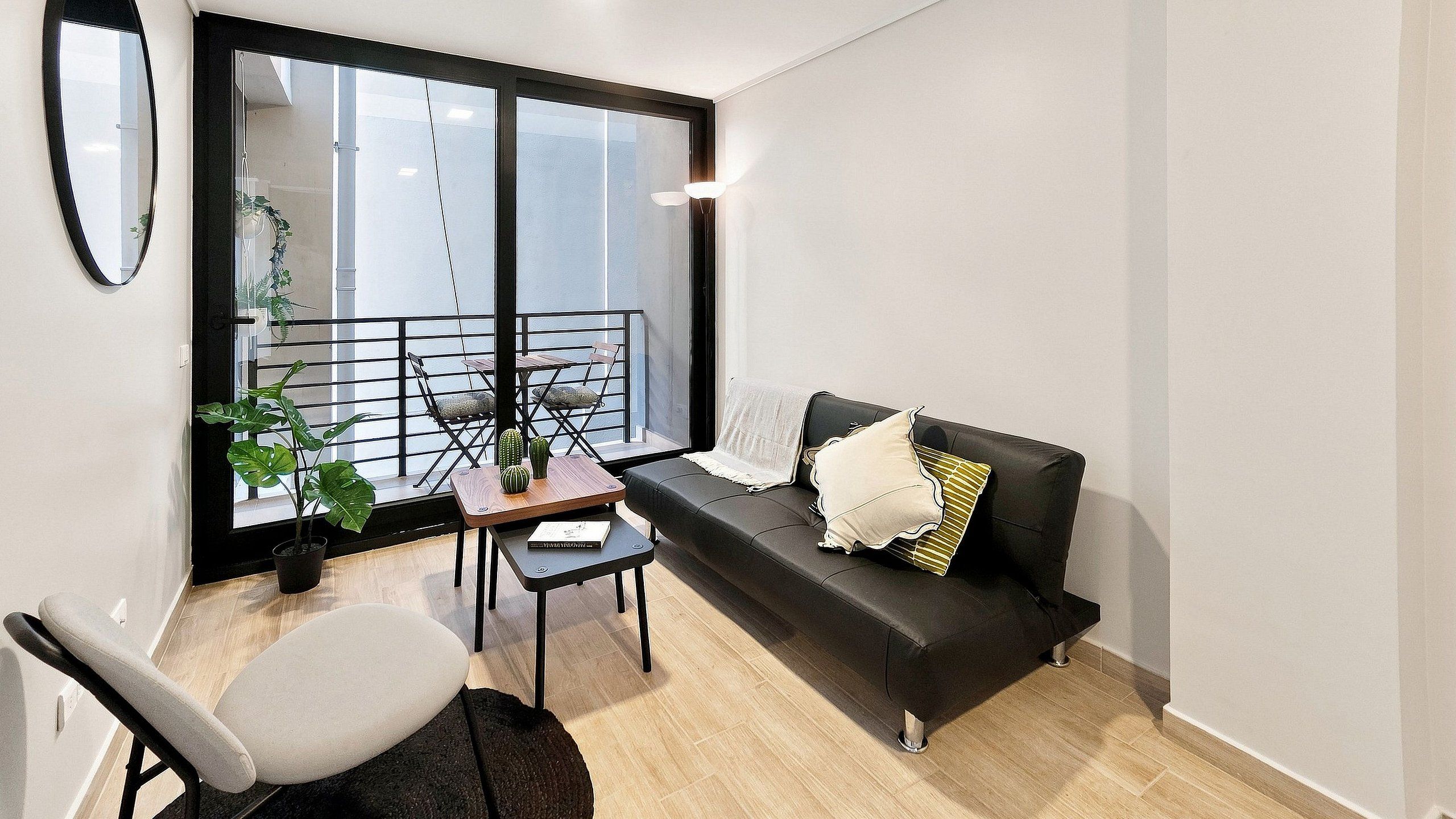 อพาร์ทเมนท์ | บริเวณนั่งเล่น | ทีวีจอแบน