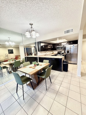 تناول الطعام