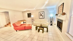 تلفزيون ذكي، مدفأة، كرة قدم الطاولة