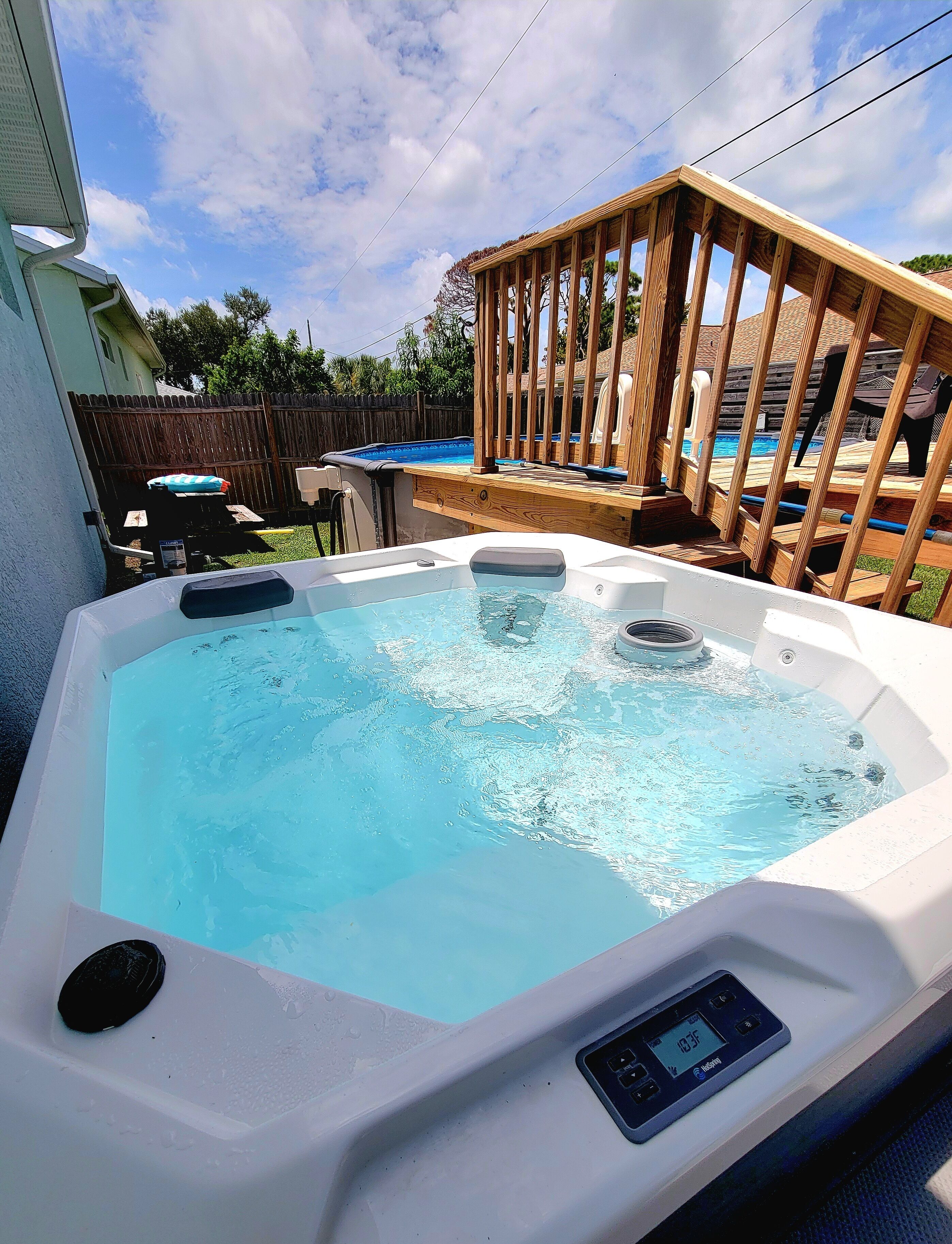 Outdoor spa tub
