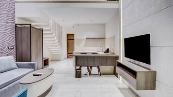 1 bedroom, laptop workspace