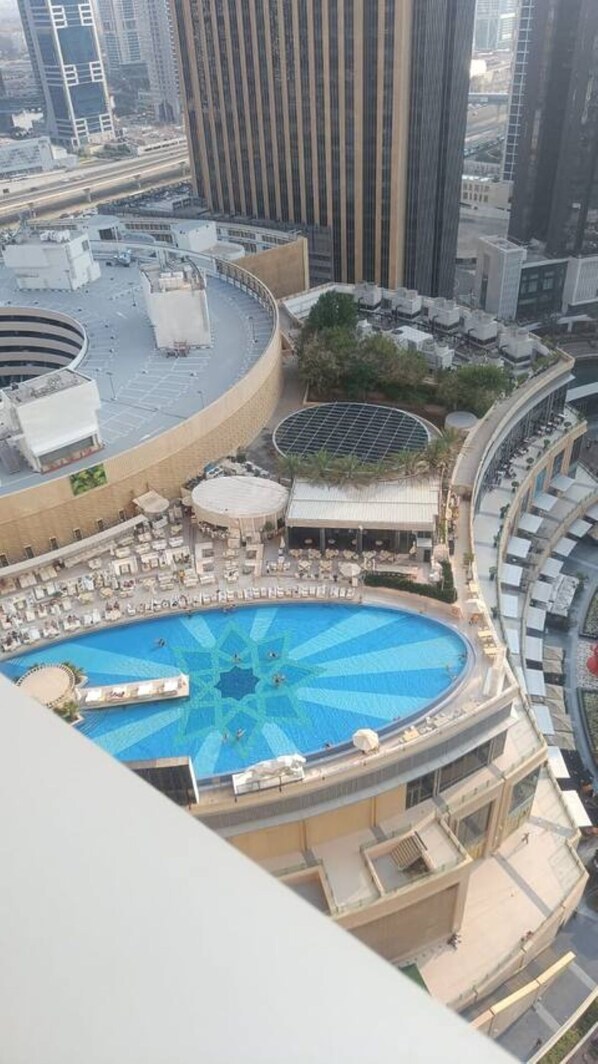 Pool - Luxury Studio with Stunning Marina & Beach Views- 1910 (Dubai)