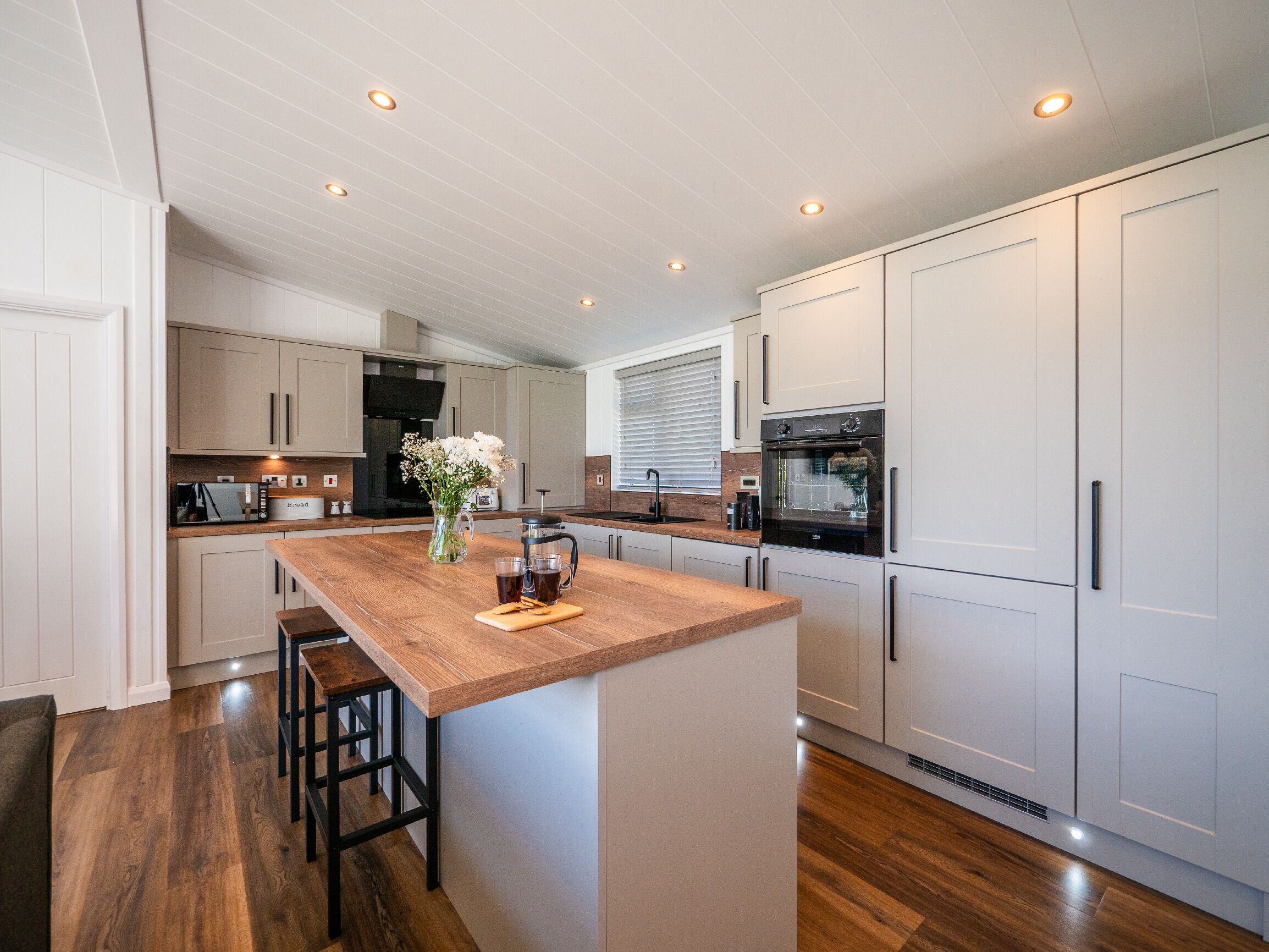 Réfrigérateur, micro-ondes, four, lave-vaisselle