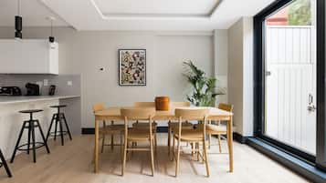 Laptop workspace, blackout curtains, iron/ironing board, free WiFi
