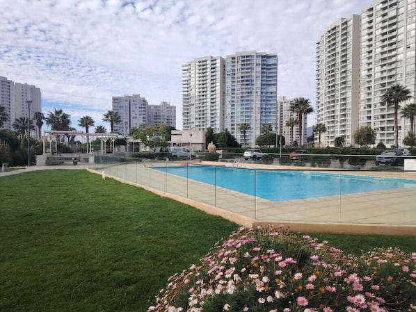 Piscina externa sazonal