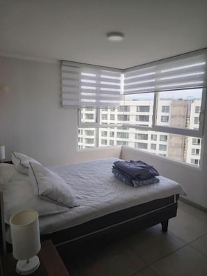 Apartamento família, sacada, vista para o mar | Wi-Fi de cortesia