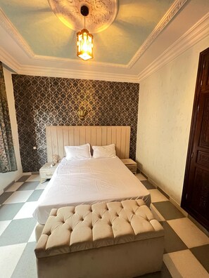 3 bedrooms, iron/ironing board, Internet, bed sheets